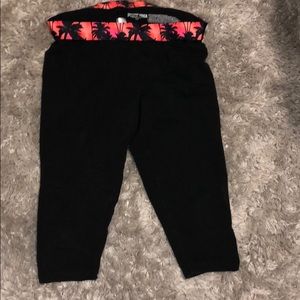PINK cropped leggings